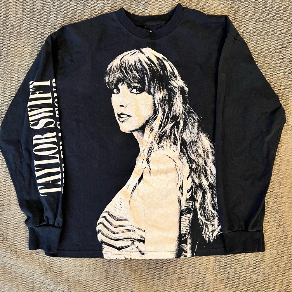 Taylor Swift Eras Tour Long Sleeve TShirt Big Face Medium Navy Blue
